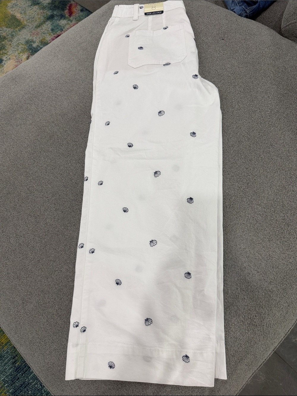 New-Talbots White Relaxed Jeans with Navy Shell Embroidery - Picture 6 of 6